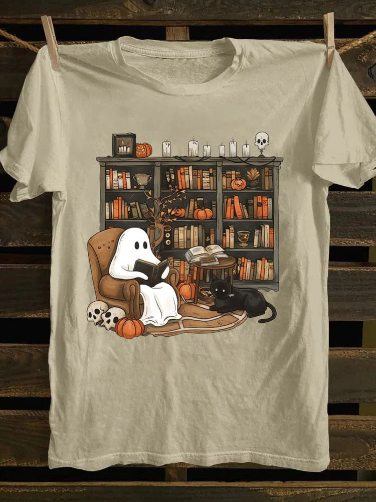 Retro Ghost Reading Books ，Librarian Ghost T-Shirt