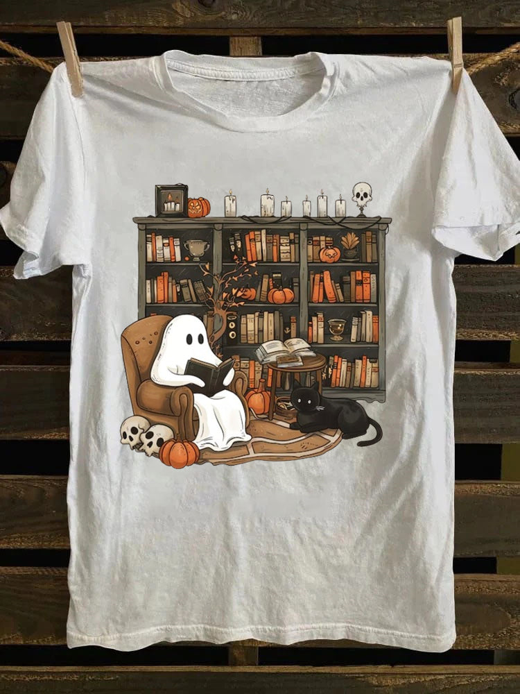 Retro Ghost Reading Books ，Librarian Ghost T-Shirt