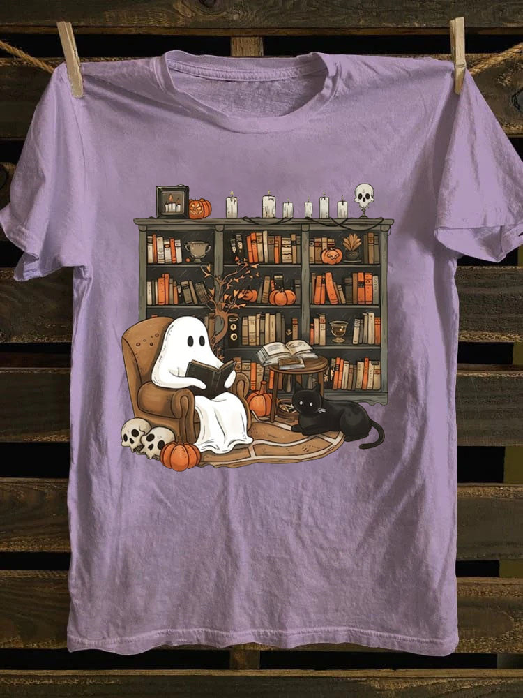 Retro Ghost Reading Books ，Librarian Ghost T-Shirt