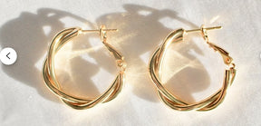 14K Gold Twisted Earrings(Note: Gifts are not sold separately！Only one pair is given per order！)
