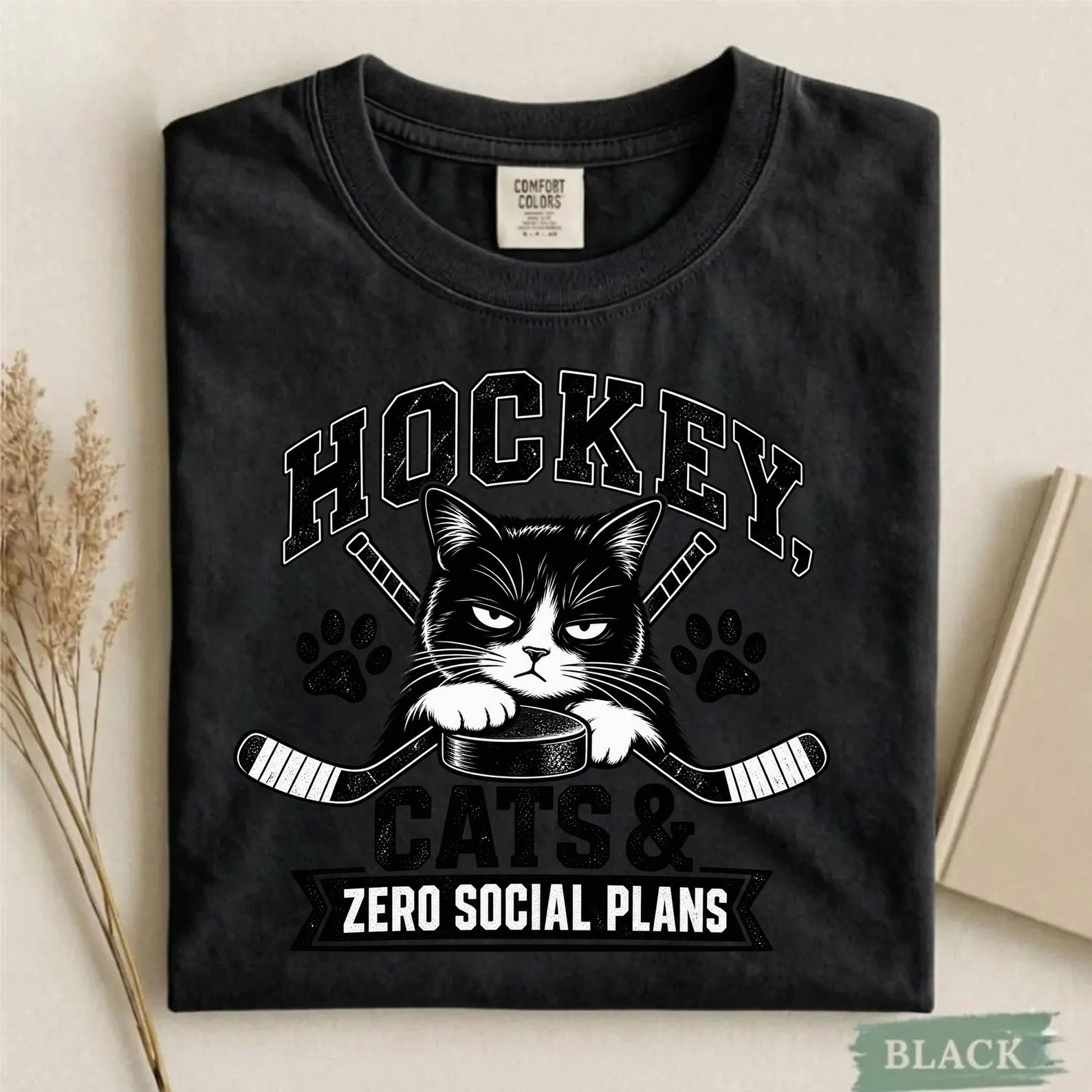 Comfort Colors Hockey, Cats & Zero Social Plans – Funny Cat Hockey T-Shirt