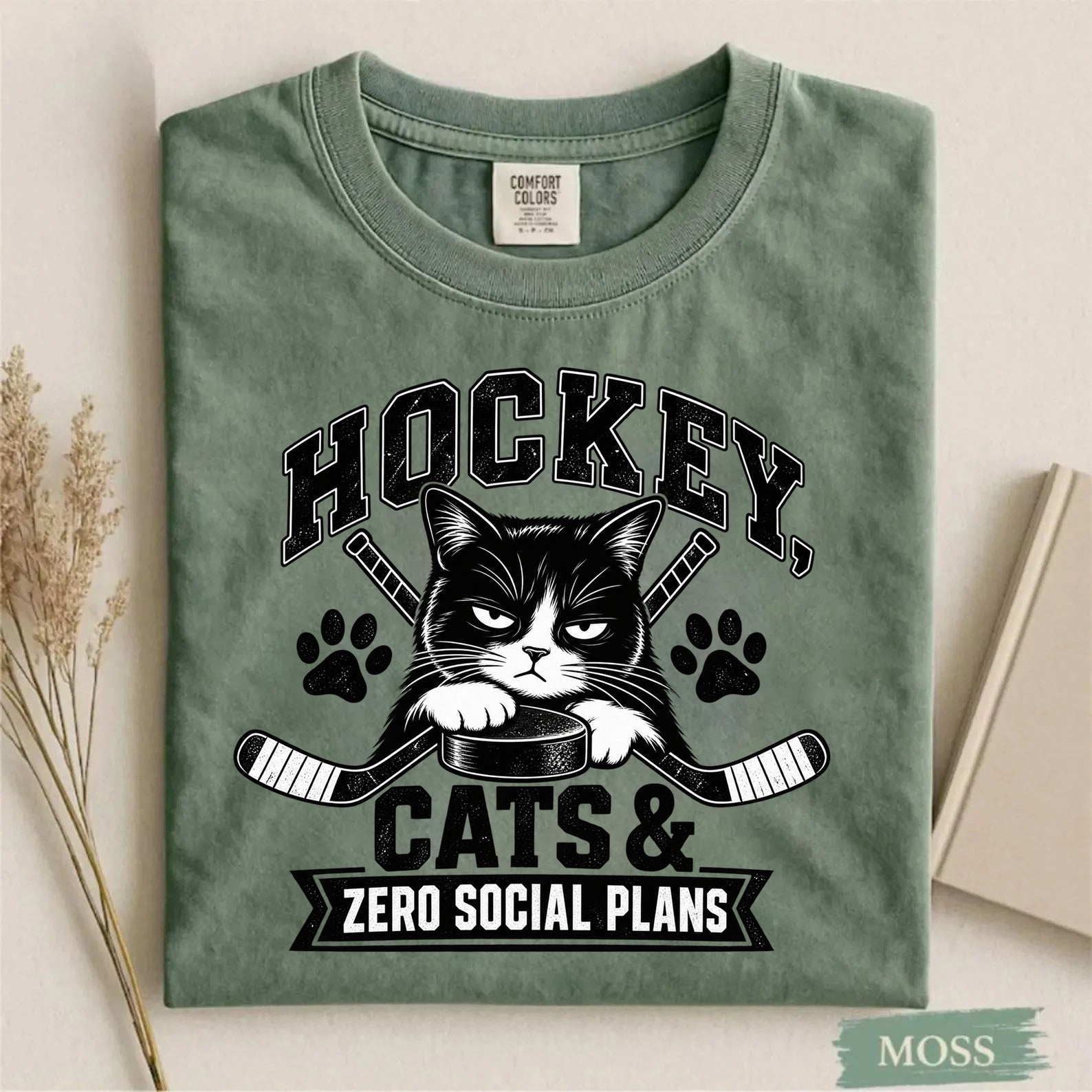 Comfort Colors Hockey, Cats & Zero Social Plans – Funny Cat Hockey T-Shirt