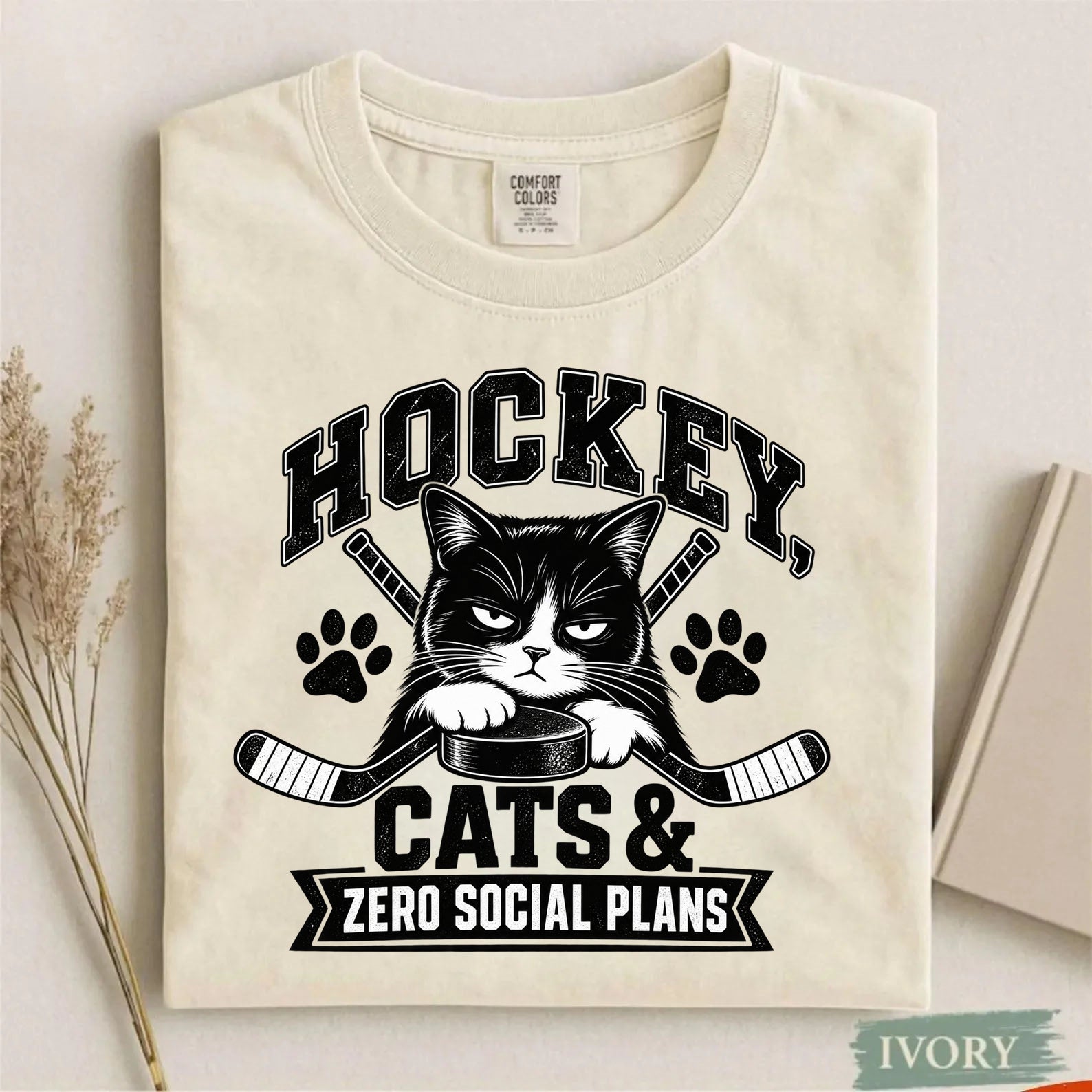Comfort Colors Hockey, Cats & Zero Social Plans – Funny Cat Hockey T-Shirt