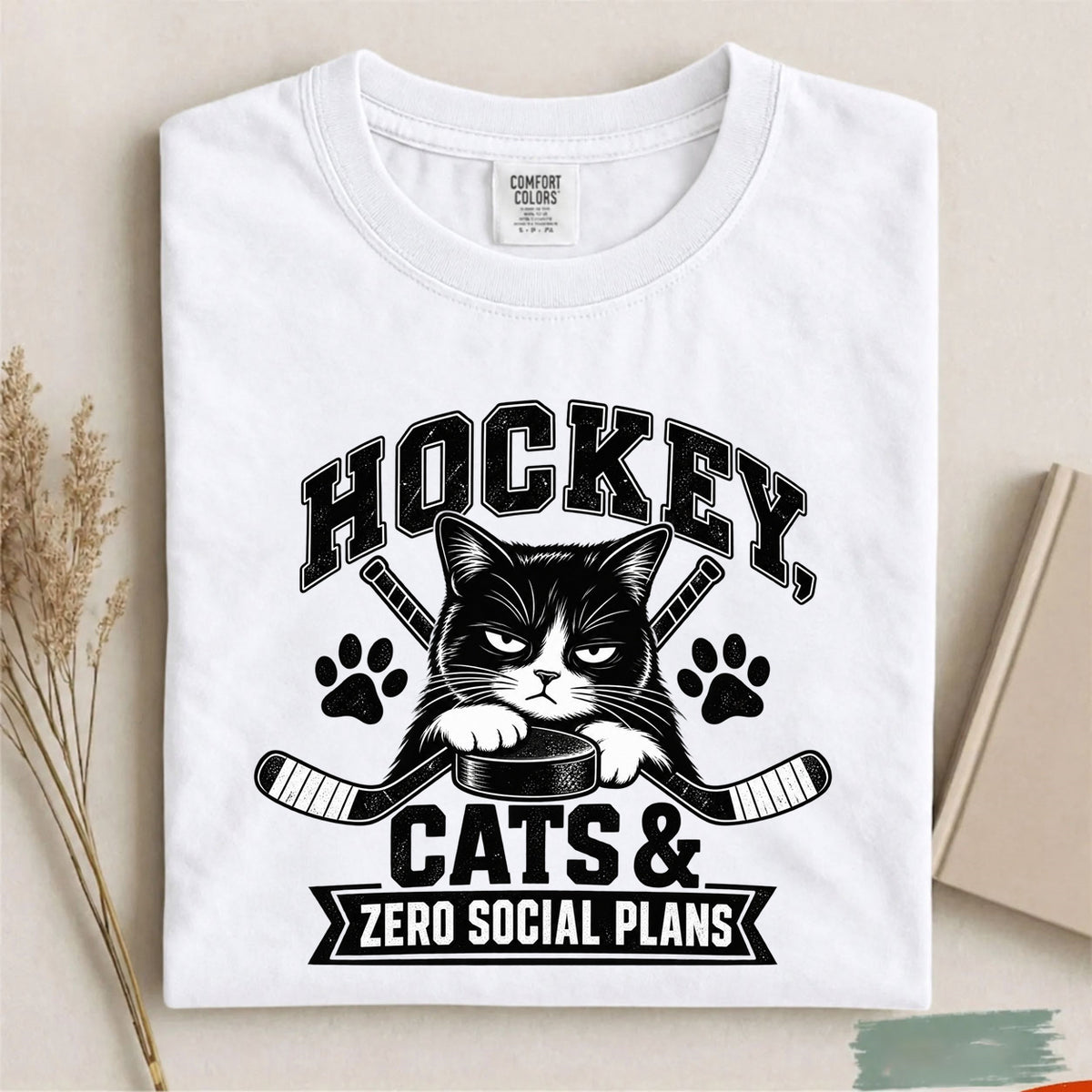 Comfort Colors Hockey, Cats & Zero Social Plans – Funny Cat Hockey T-Shirt
