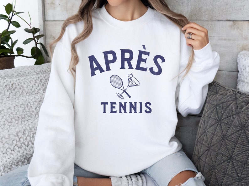 Apres Tennis Sweatshirt.